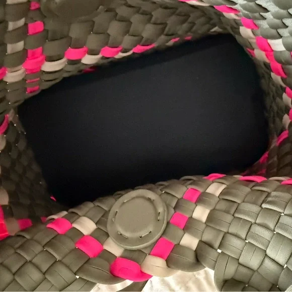 Parker & Hyde Woven Handbag - NWOT - Picture 2 of 2